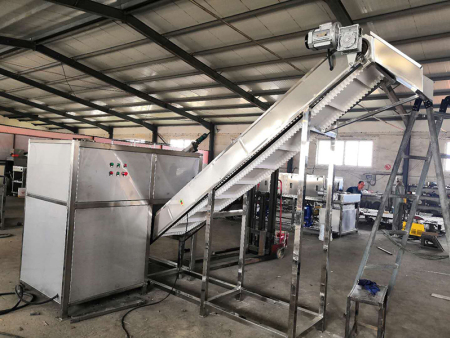 凍肉破碎機(jī).jpg